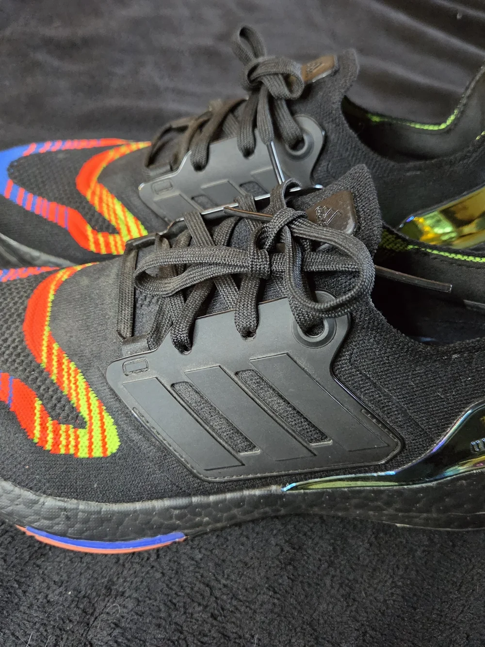 Adidas Ultraboost 22 'Linear Energy' Unisex Sneakers - 7.5